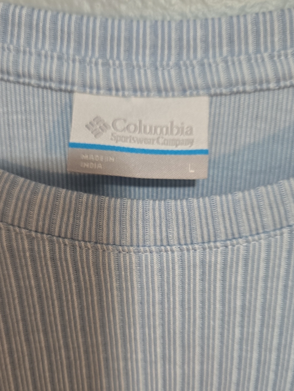 NWT! Womens Columbia Light Blue Ribbed Short Sleeve Tee, Size L - Picture 3 of 7